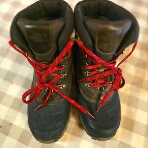 The Northface men’s Chilkat ski/snow boots size 12
